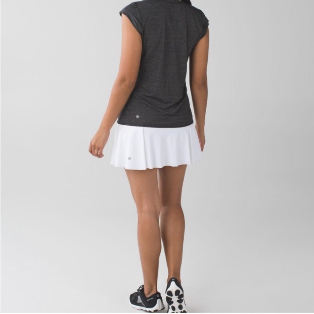 Lululemon Hit Your Stride White Skirt w/ inside shorts 6 small skort